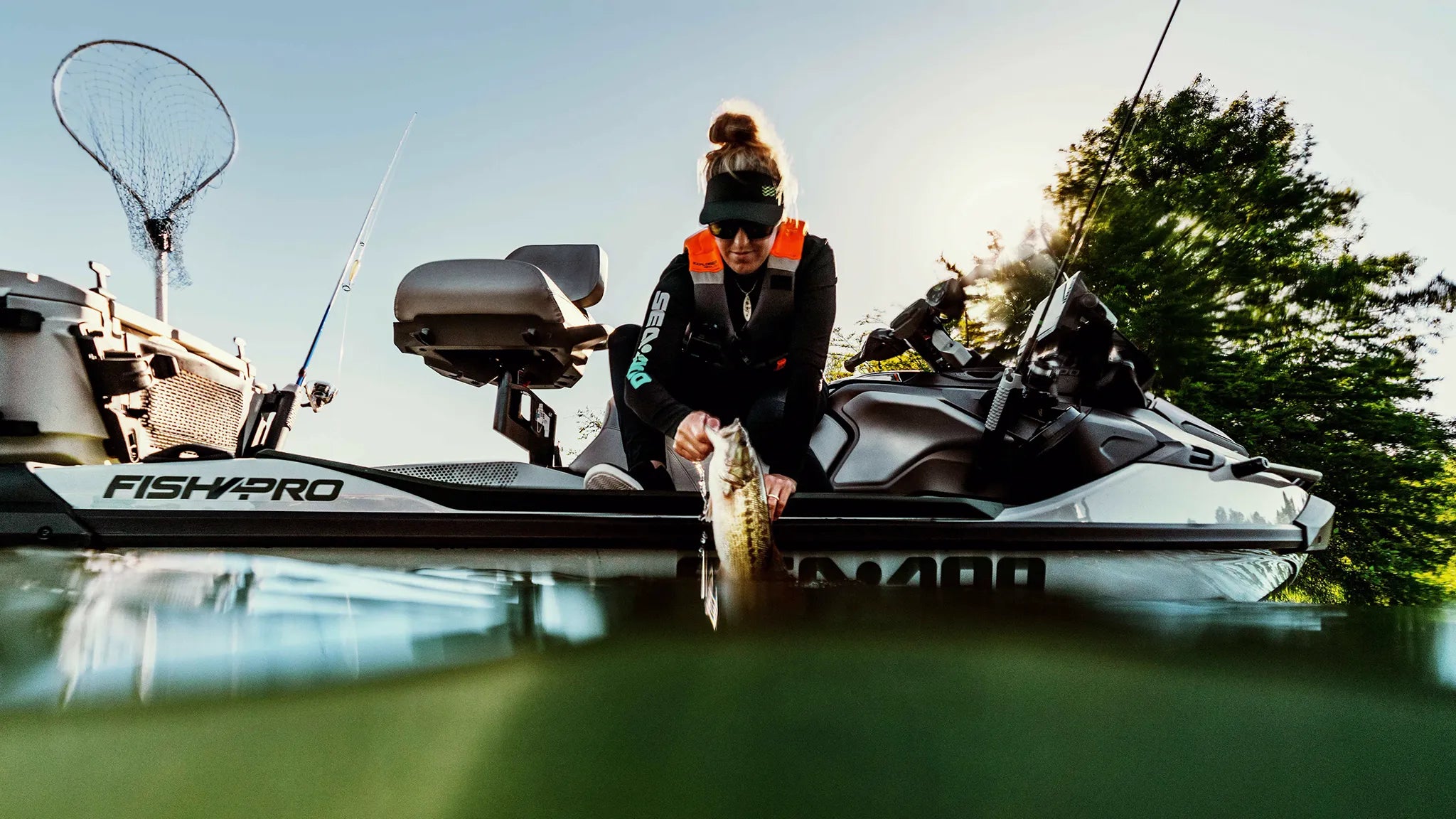 Vissen op een waterscooter, dat kan met de originele accessoires en onderdelen van Sea-Doo